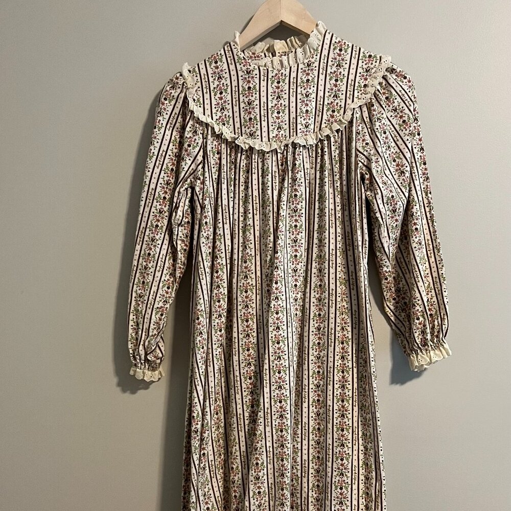 Lanz of Salzburg Women Flannel Floral Night Gown | Size P